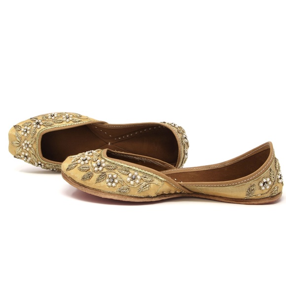 India by Thread Shoes - ARUNA JUTTI